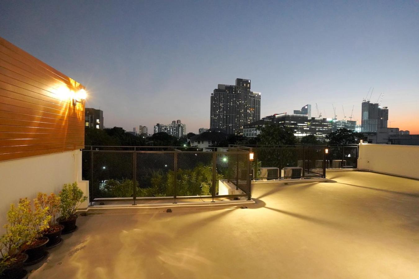 Zen Master Hotel Bangkok Exterior foto